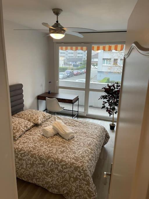 Appartement Entier Climatise - Parking Prive Saint-Martin-dʼHères Buitenkant foto